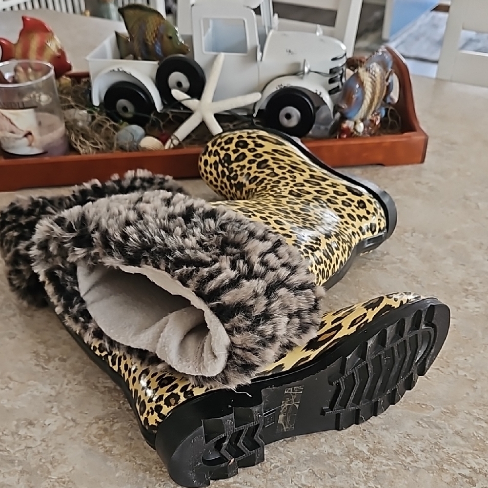 Leopard rain boots